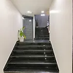 Fabhotel Chawla House